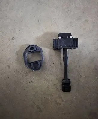 BMW 4 F36 Gran coupe Front door check strap stopper 7446725
