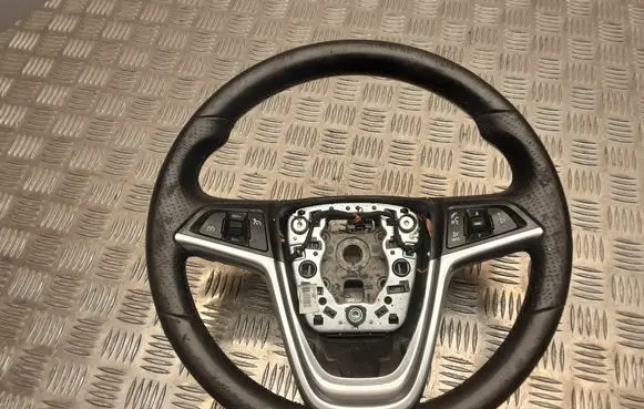 Opel Insignia A Steering wheel 13316540