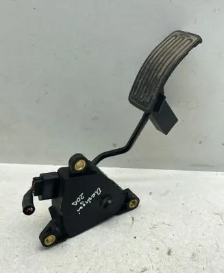 Nissan Qashqai+2 Accelerator throttle pedal 3448B 10354 N155AN