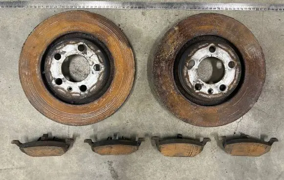 Volkswagen Golf IV Brake discs and calipers set 