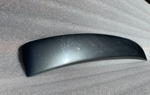Tailgate/trunk spoiler