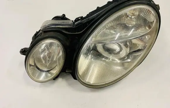 Mercedes-Benz E W211 Headlight/headlamp A2118201361 2118201361