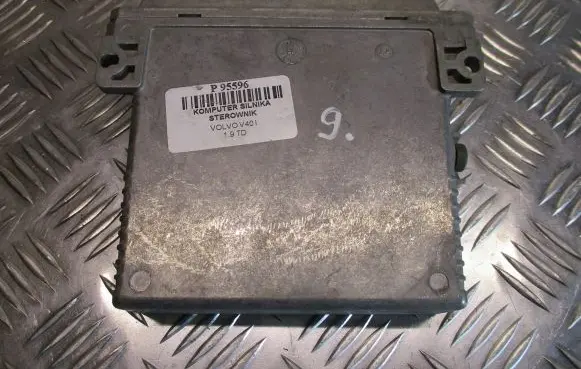 Volvo S40, V40 Engine control unit/module 7700868321
