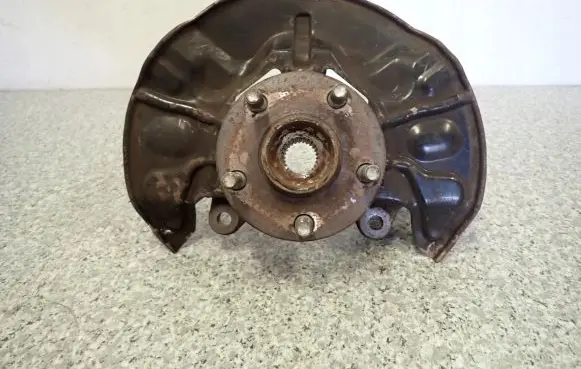 Toyota Avensis T250 Front wheel hub spindle knuckle