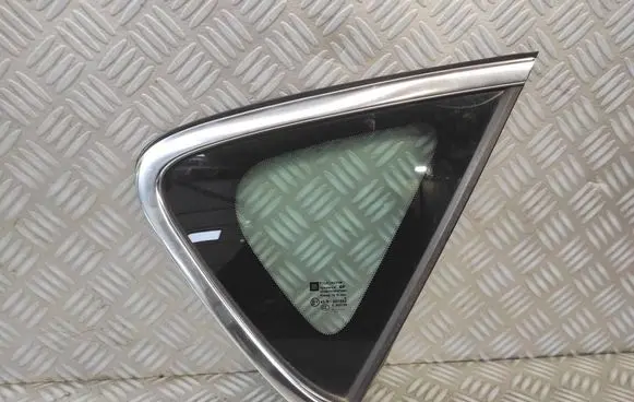 Opel Astra J Rear side window
