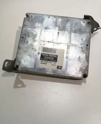 Toyota Avensis T250 Engine control unit/module 8966105821 MB1758008330