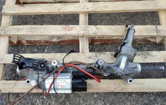 BMW 5 F10 F11 Steering rack 6850044