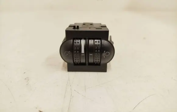 Volkswagen PASSAT B5 Headlight level height control switch 3B0941333C GAV131V