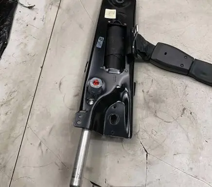 Volvo XC70 Front seatbelt 39806016