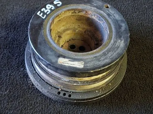 BMW 5 E39 Crankshaft pulley