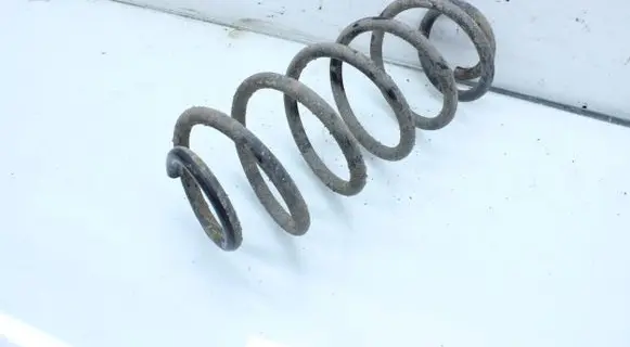 Toyota Auris 150 Rear coil spring