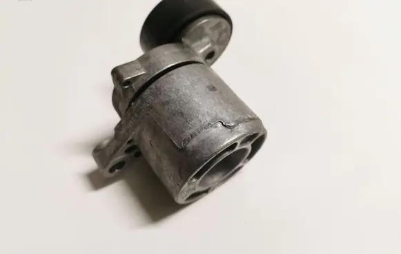 BMW 4 F36 Gran coupe Alternator belt tensioner 7619248