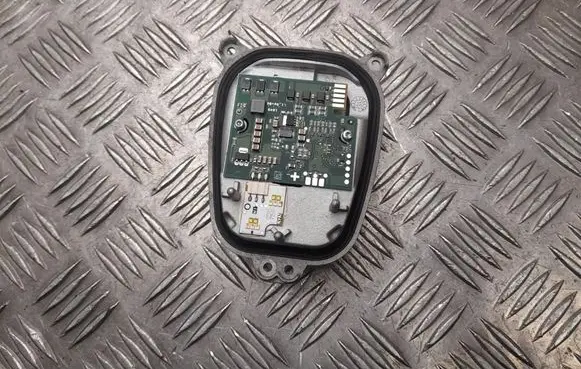 Opel Insignia B Light module LCM 10500010030