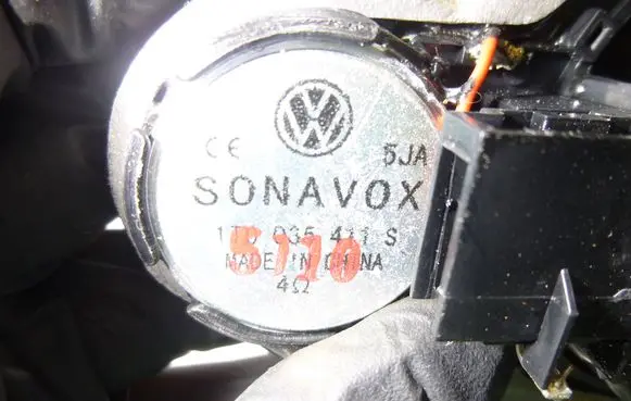 Volkswagen Touran II Panel speaker 1T0035411S