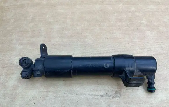 Mercedes-Benz E W211 Headlight washer spray nozzle A2118601647