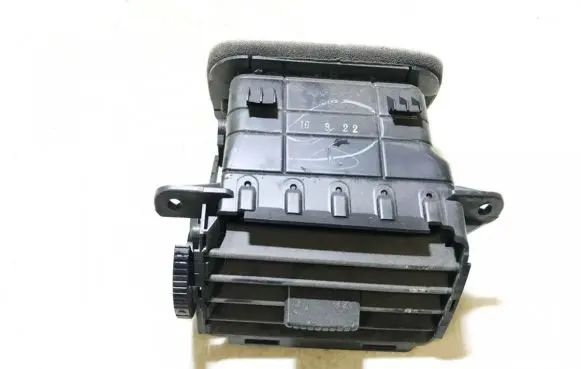 Mazda 3 I Dash center air vent grill