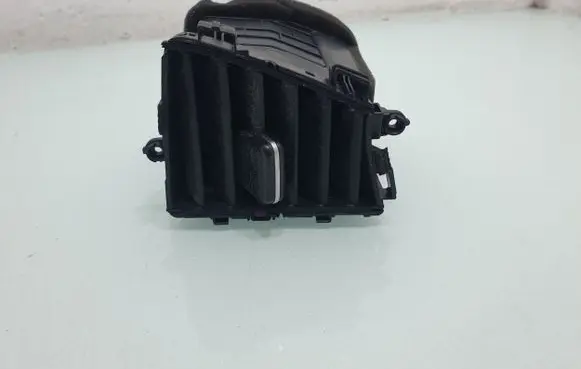 KIA Ceed Dash center air vent grill 97420J7AA0