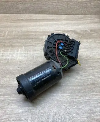 Mercedes-Benz E W210 Wiper motor 0390241420