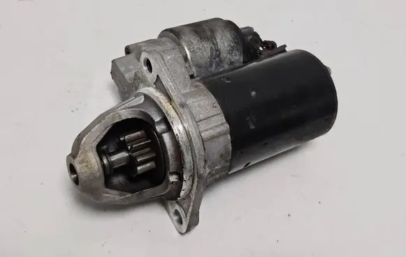 BMW 1 E82 E88 Starter motor 7521123 7594292 0001107424