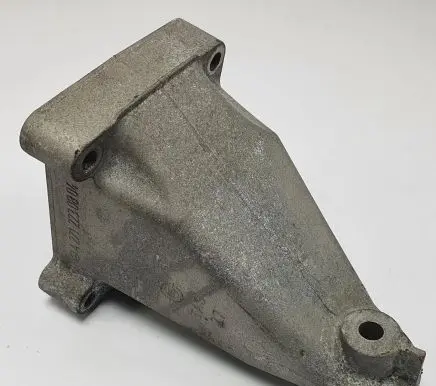 Mercedes-Benz C W203 Engine mounting bracket A2712230804