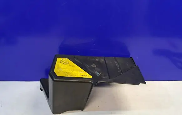 Volvo V70 Battery box tray cover/lid 8622335