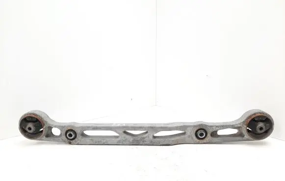 Peugeot iOn Engine mounting bracket