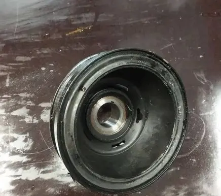 Mercedes-Benz C AMG W205 Crankshaft pulley A2760300203