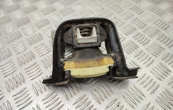 Citroen C4 Cactus Engine mount bracket 9681706580