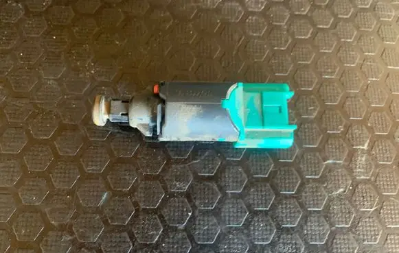 Peugeot 407 Brake pedal sensor switch 9650688480