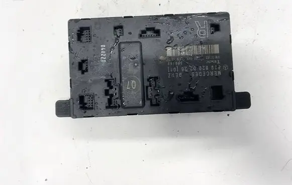 Mercedes-Benz Vito Viano W639 Door control unit/module 6398200226 356169