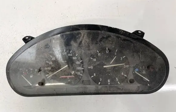 BMW 3 E36 Speedometer (instrument cluster) 88311217 83311197