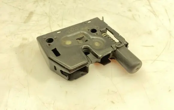 Audi Q3 8U Engine bonnet/hood lock/catch 8U0823509A