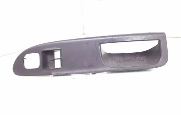 Volkswagen PASSAT B6 Front door interior handle trim 3C1867171A