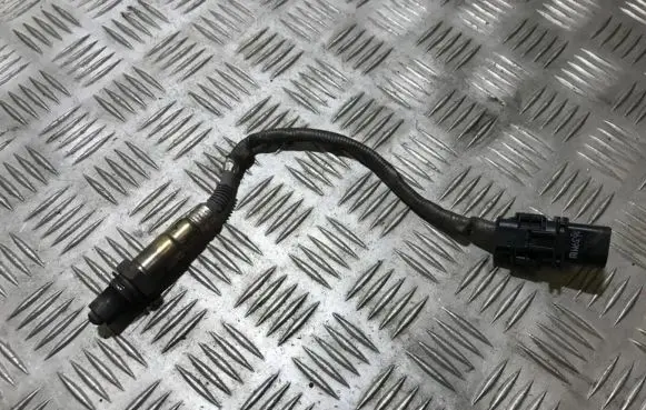 Mercedes-Benz C AMG W204 Lambda probe sensor 0258017339 0258017340