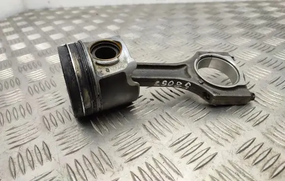 BMW 2 F45 Piston with connecting rod B47