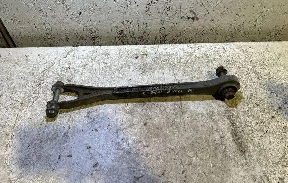 Chrysler 300C Rear control arm