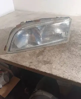Volvo V70 Headlight/headlamp 02101041