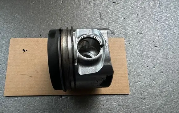 Piston