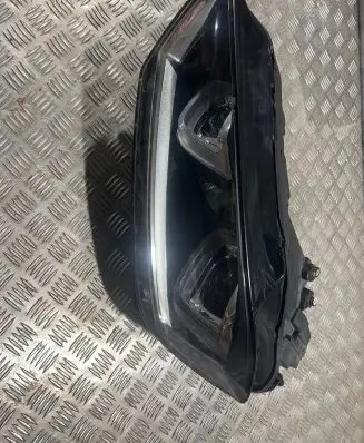 Volkswagen Golf Sportsvan Headlight/headlamp 90056398 517941033B