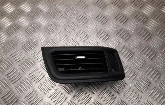 Nissan Primastar Dashboard side air vent grill/cover trim 687603893R