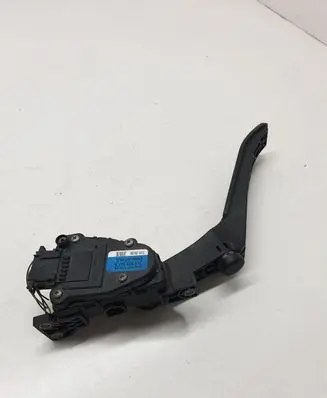 Volkswagen Touareg I Accelerator throttle pedal 7L6723507A