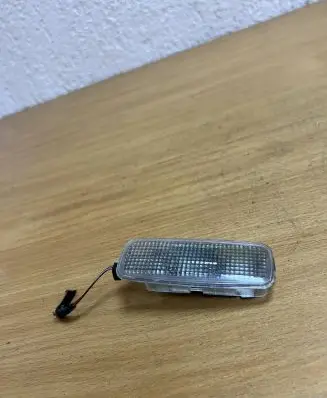 Audi A6 S6 C5 4B Front seat light 4D0947105A D8186