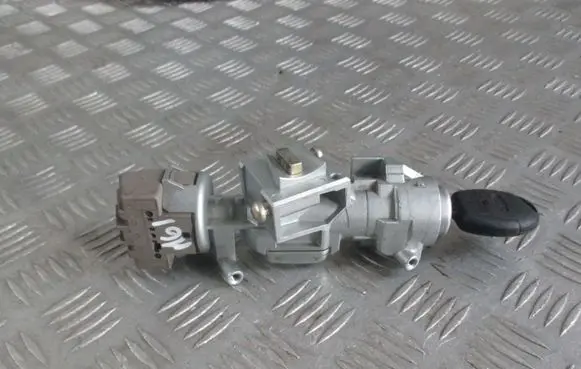 Ford Focus Ignition lock 3M513F880AC