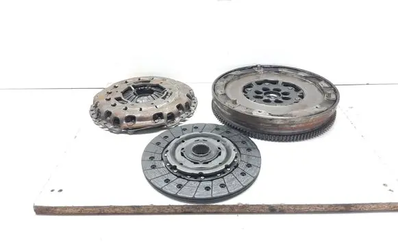 BMW 3 E90 E91 Clutch set kit 1240523 3240638