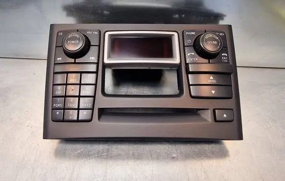 Volvo XC90 Radio/CD/DVD/GPS head unit 30679697 SN23217 04W50E06