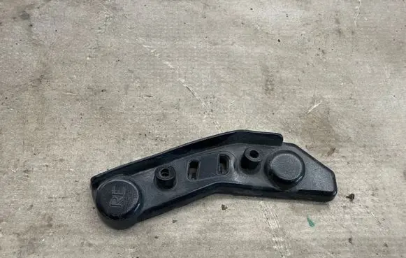 BMW 1 F20 F21 Front bumper mounting bracket 7428996