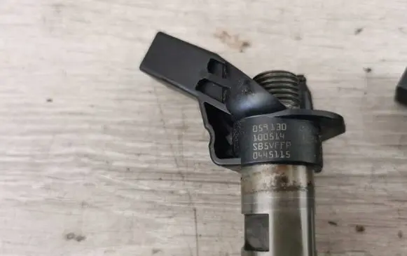 Audi A6 S6 C6 4F Fuel injector 0445115079 059130277BD