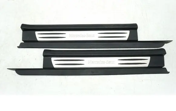 Mercedes-Benz SLK R171 Foot area side trim 1716800135