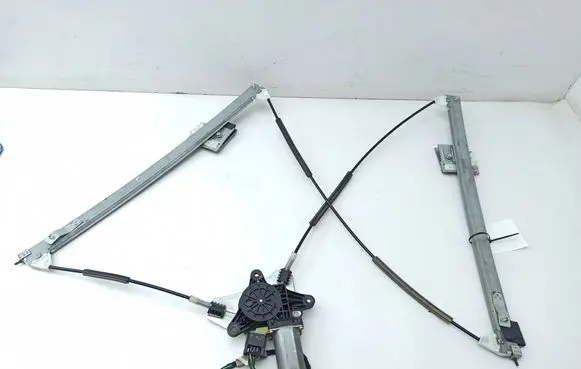 Mercedes-Benz Vito Viano W639 Front door window regulator with motor 0130821940 A6395406909