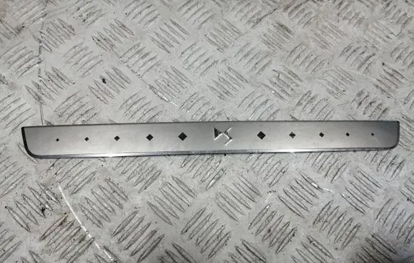 Citroen DS3 Foot area side trim 98228142DX D34DELD